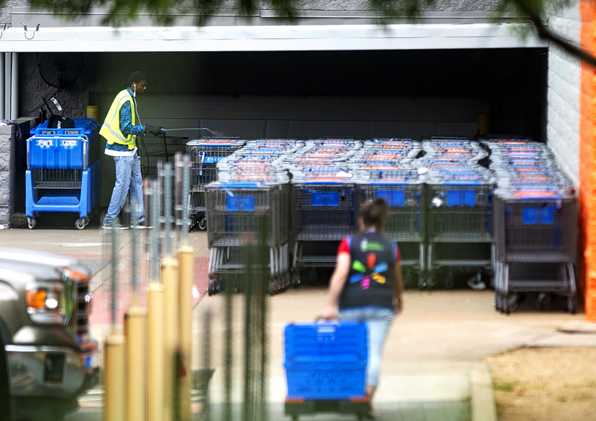 Coronavirus: Walmart Employees Feel Unsafe As Their Stores Stay Open