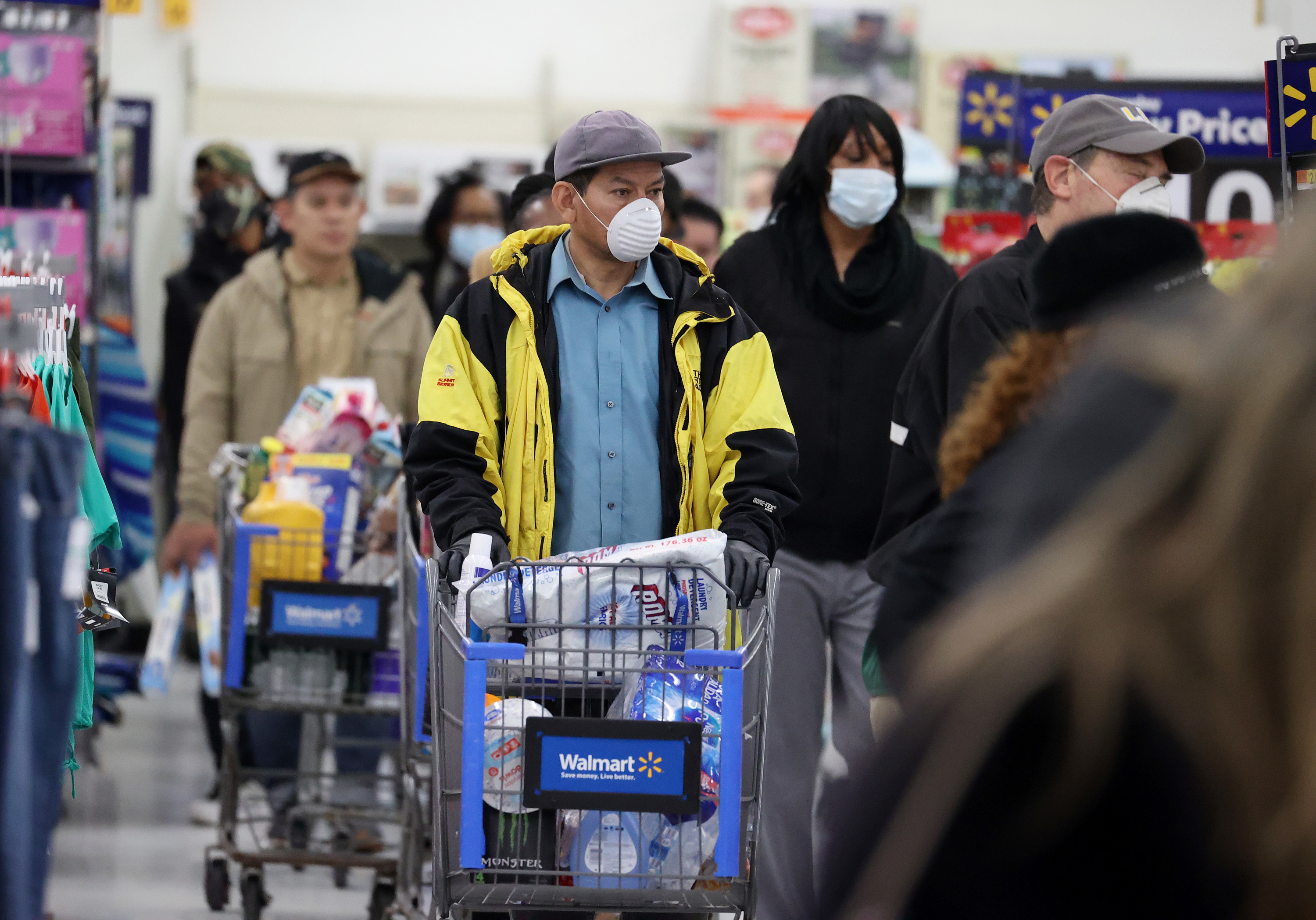 Coronavirus Walmart Employees Feel Unsafe As Their Stores Stay Open