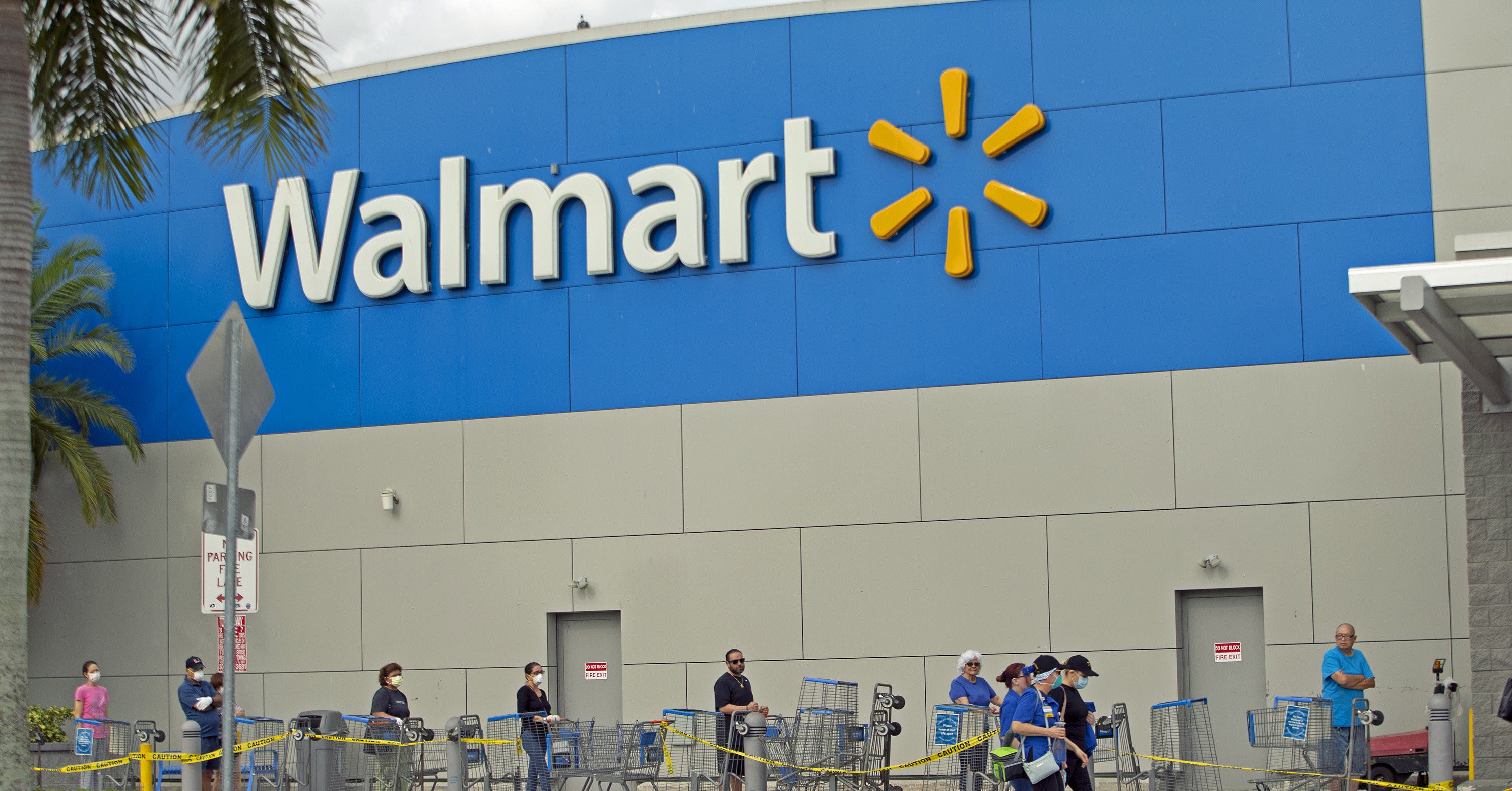 4 Walmart workers at 1 store test positive for coronavirus