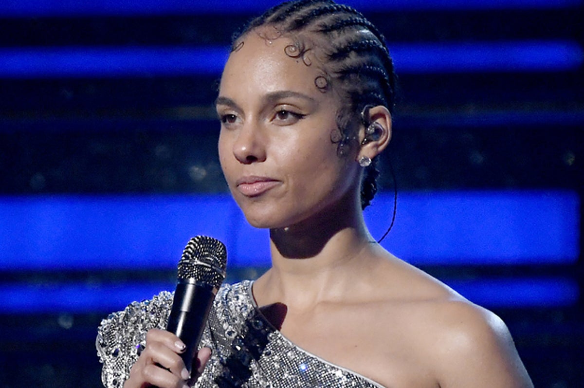 Alicia Keys Revealed In Her New Book That She Was Manipulated By A  Photographer When She Was 19