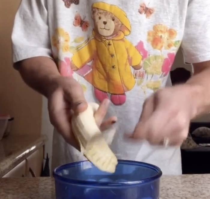This Guy S Tiktok Of Him Slicing A Banana Has Gone Viral And Women