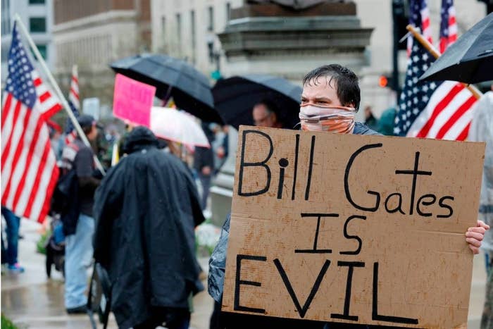 27 Surreal Photos Of The American Patriot Rally At The Michigan State Capitol