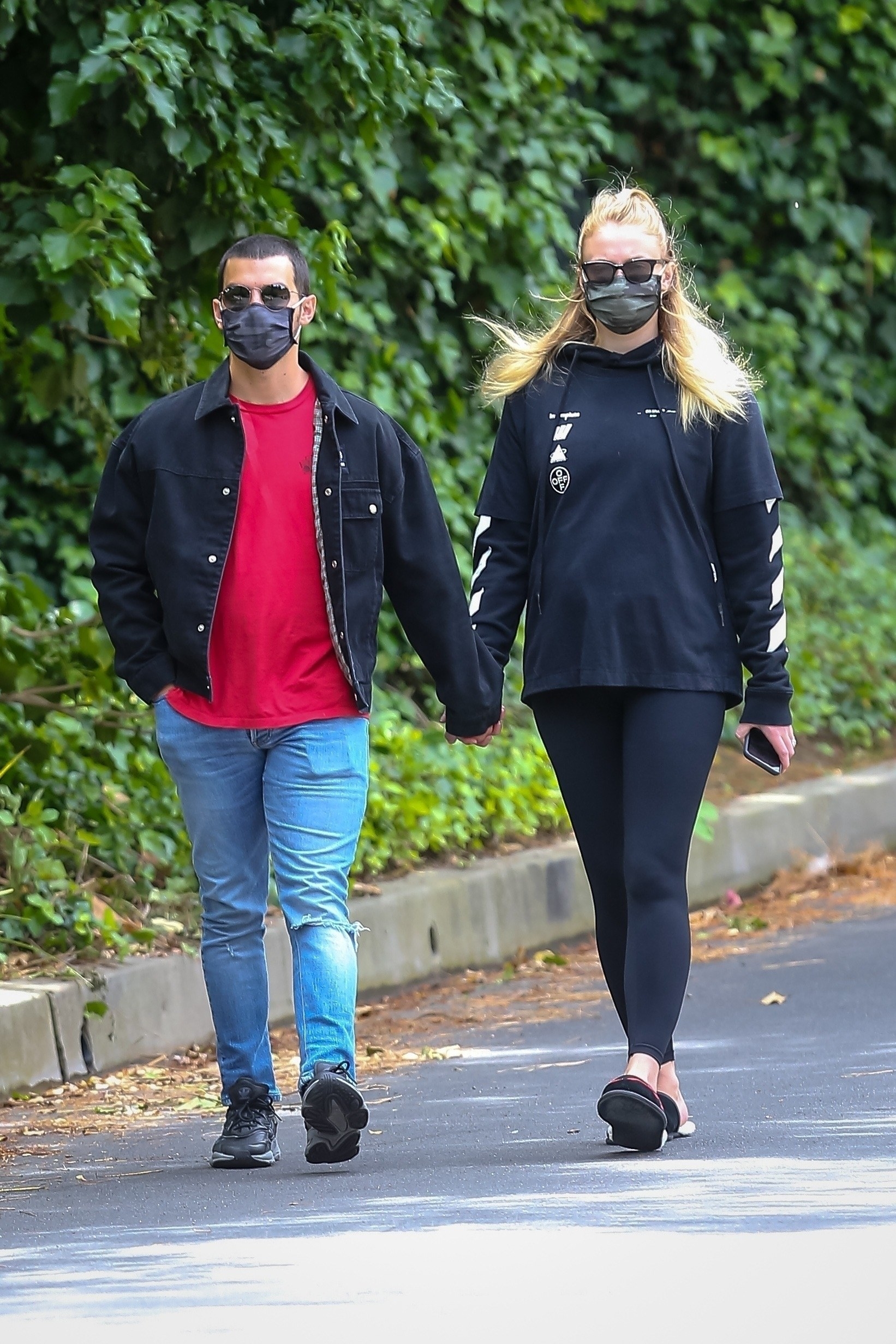 Pregnant Sophie Turner Hangs Out at the Park with Joe Jonas: Photo 4467526, Joe Jonas, Pregnant Celebrities, Sophie Turner Photos