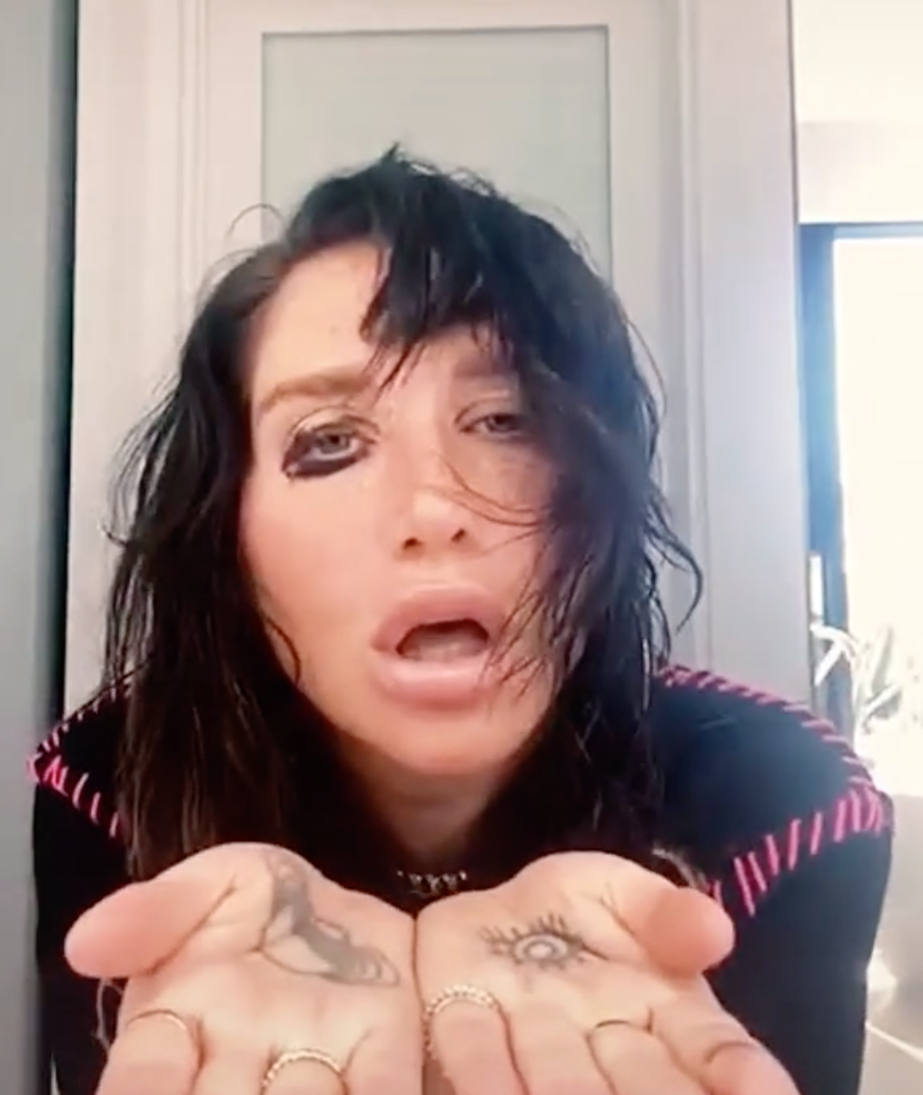 Kesha Re Created Her Iconic Tik Tok Look On Tiktok Based On This Viral Album Look Alike Trend