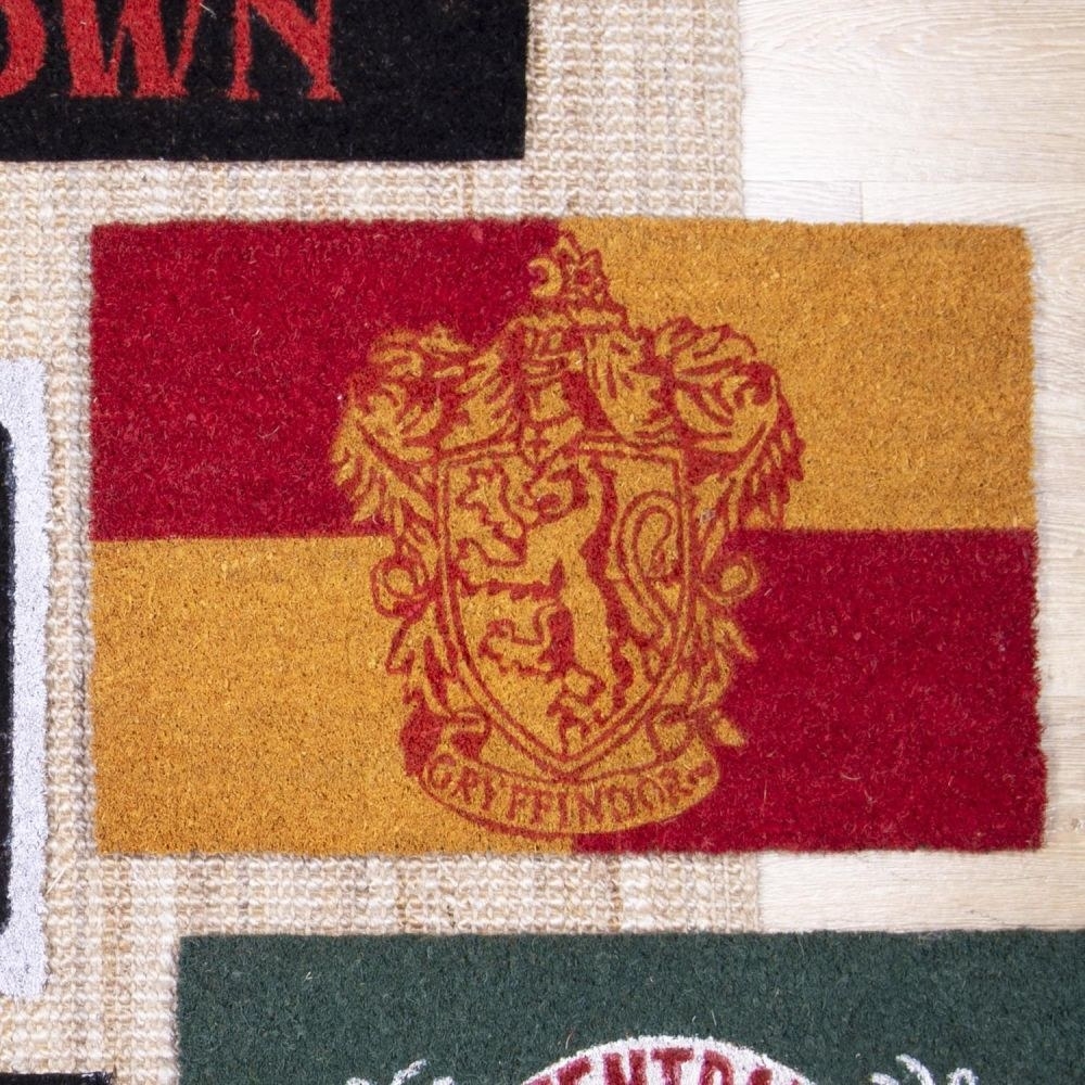 Doormat with Gryffindor crest and colours
