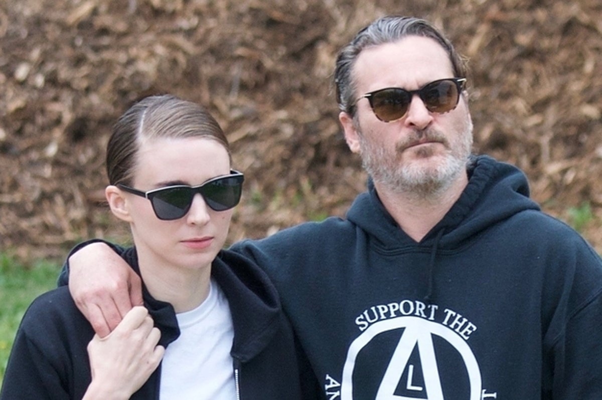 The 18 Best Tweets About Joaquin Phoenix And Rooney Mara Having A Baby