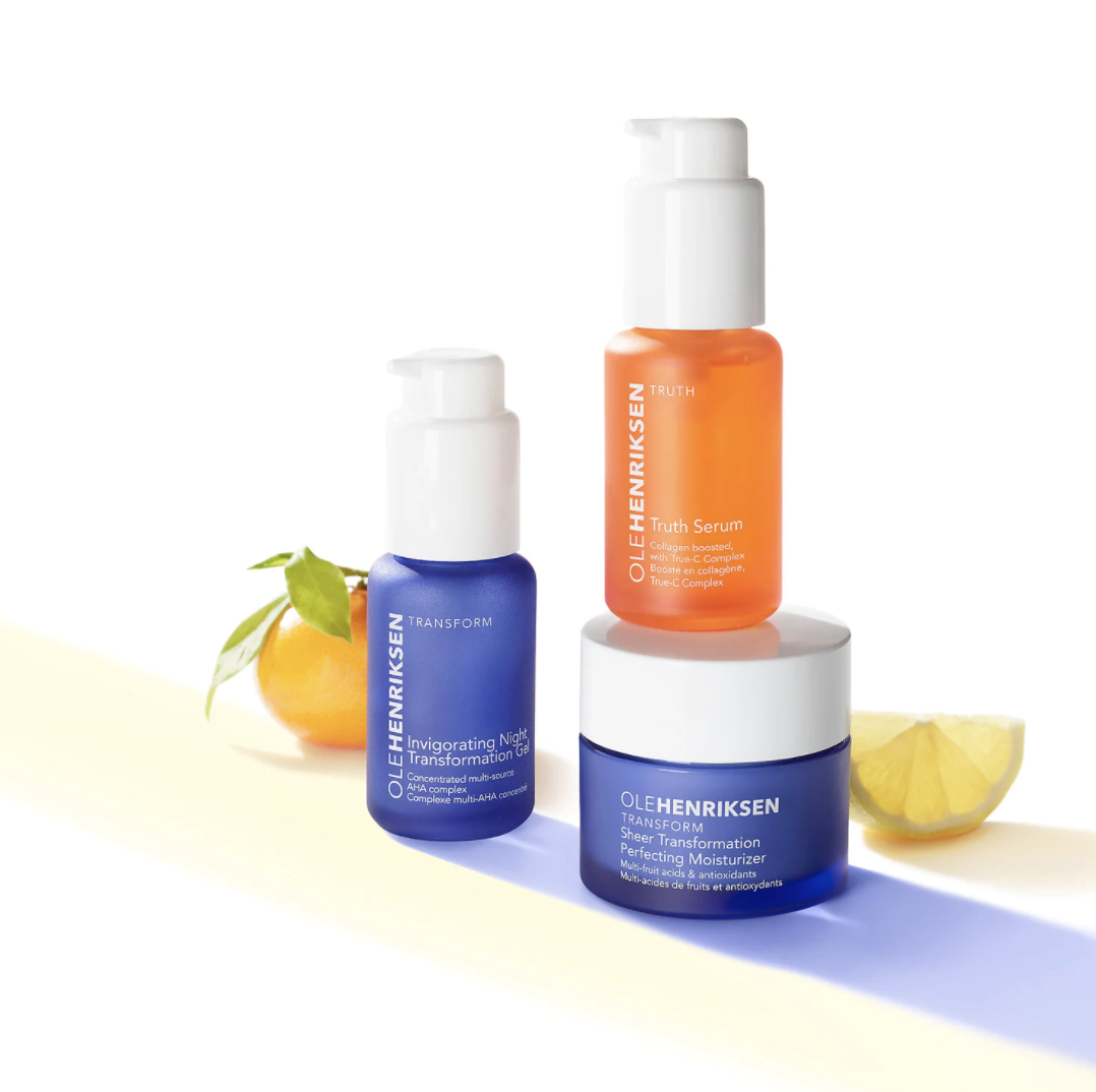 the three containers included in the kit; two are blue and one is orange