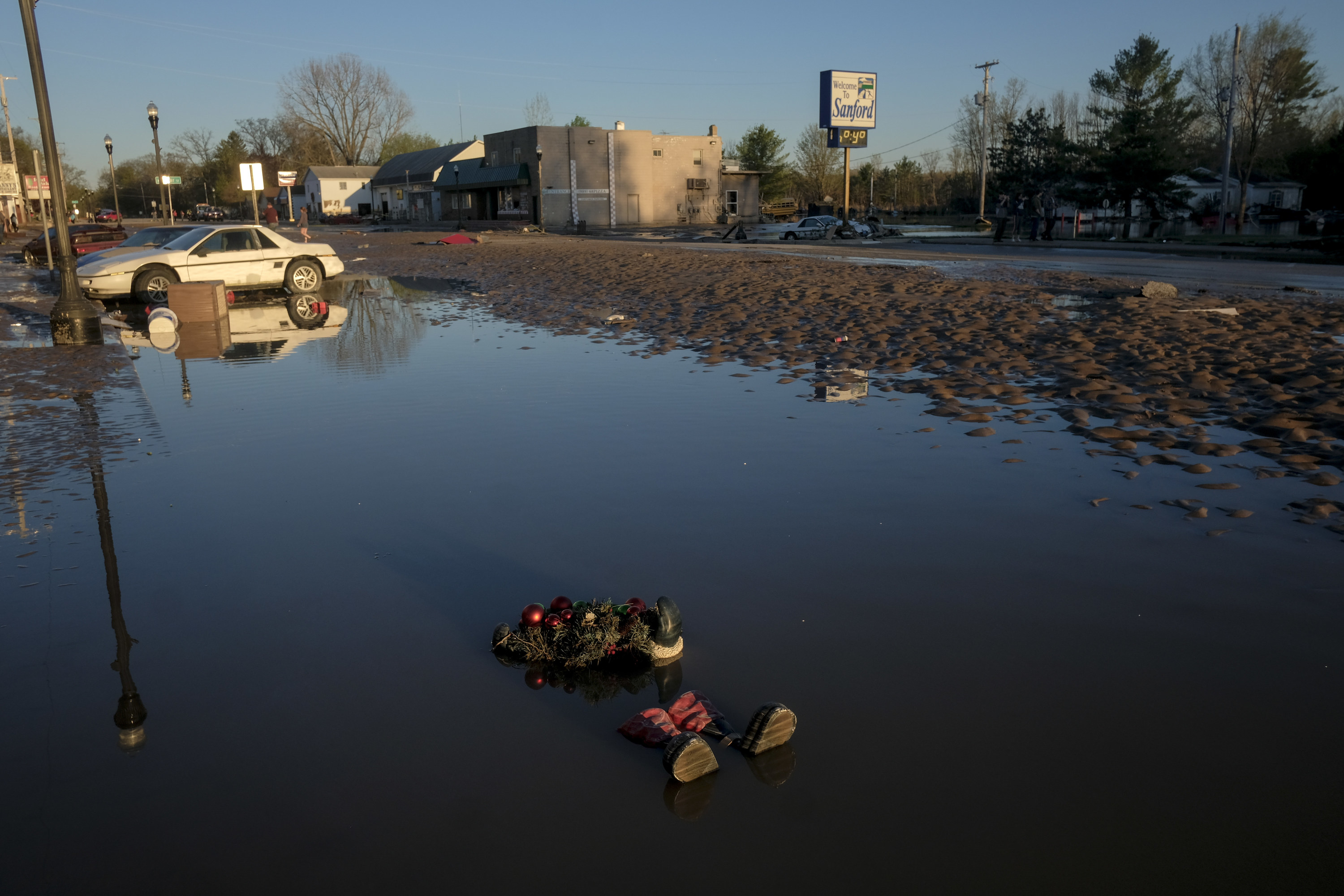 Dramatic Photos Show Flooding In Michigan After Dams Break