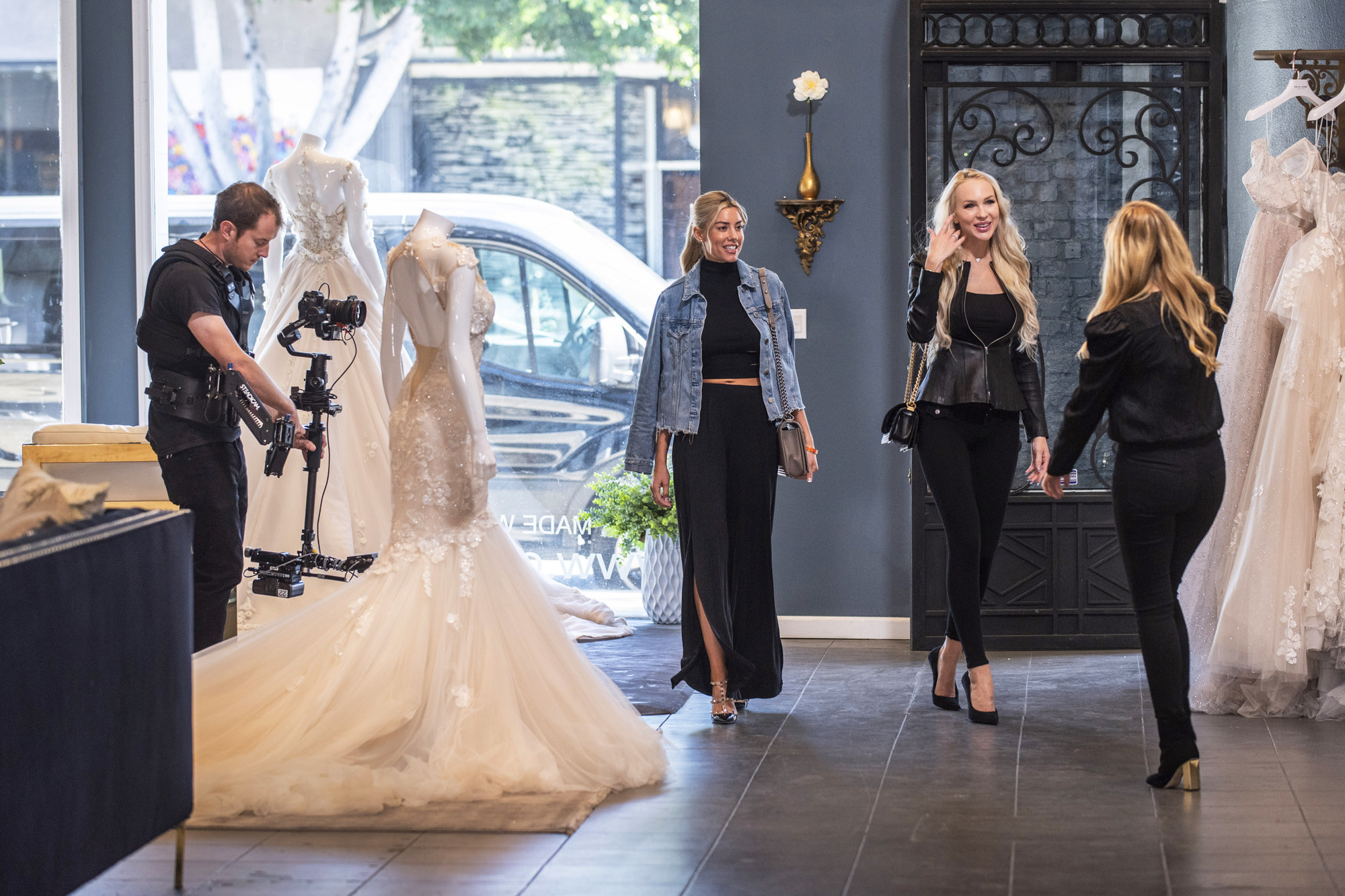 Heather Young and Christine Quinn shop for Quinn&#x27;s wedding dress. 