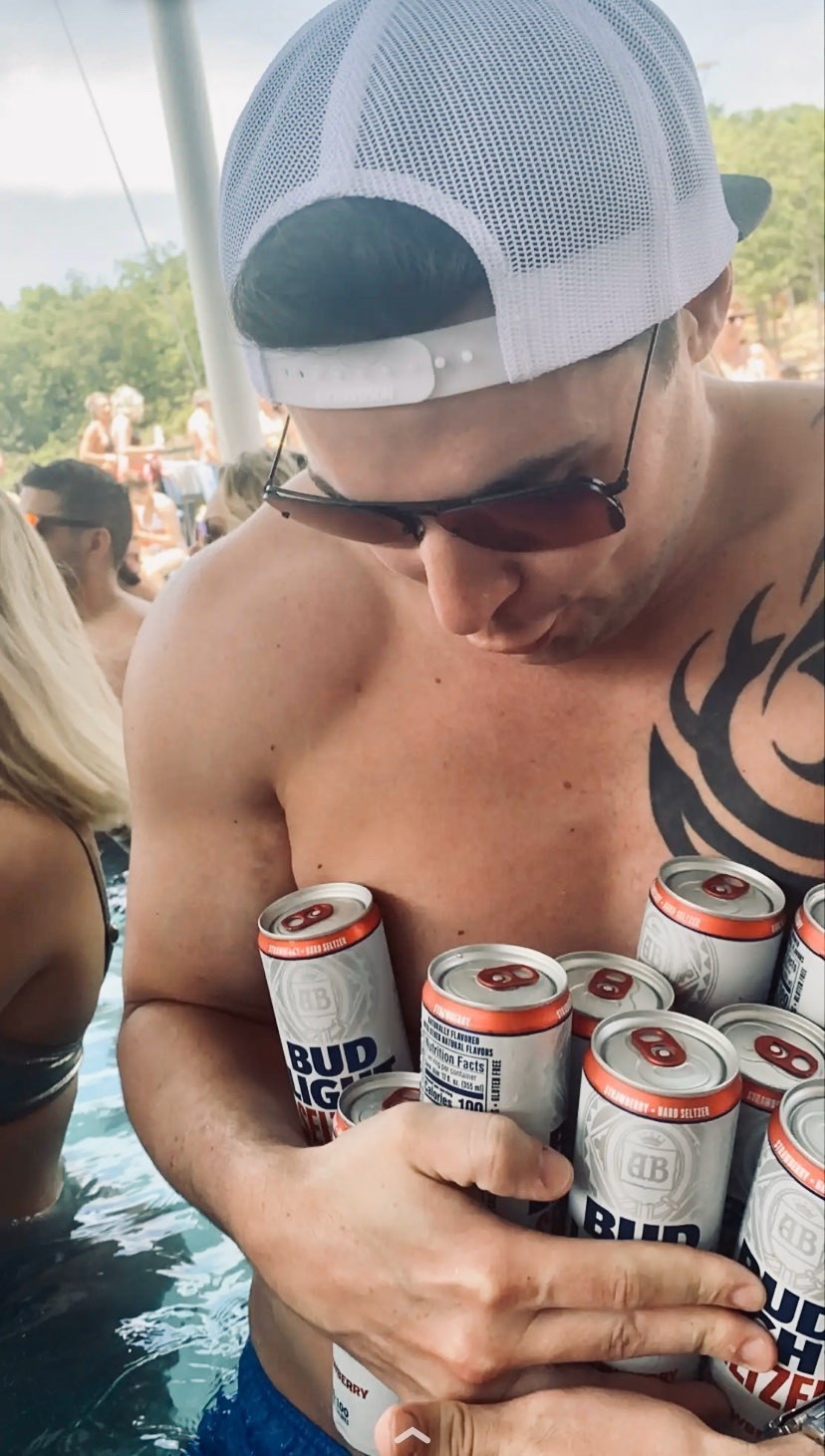 Ozarks Memorial Day Pool Party Video And Photos Viral Because Of Social