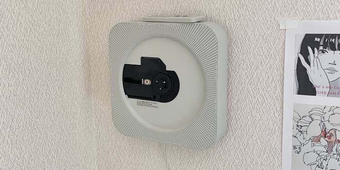 無印良品のおしゃれアイテム「壁掛け式CDプレーヤー」