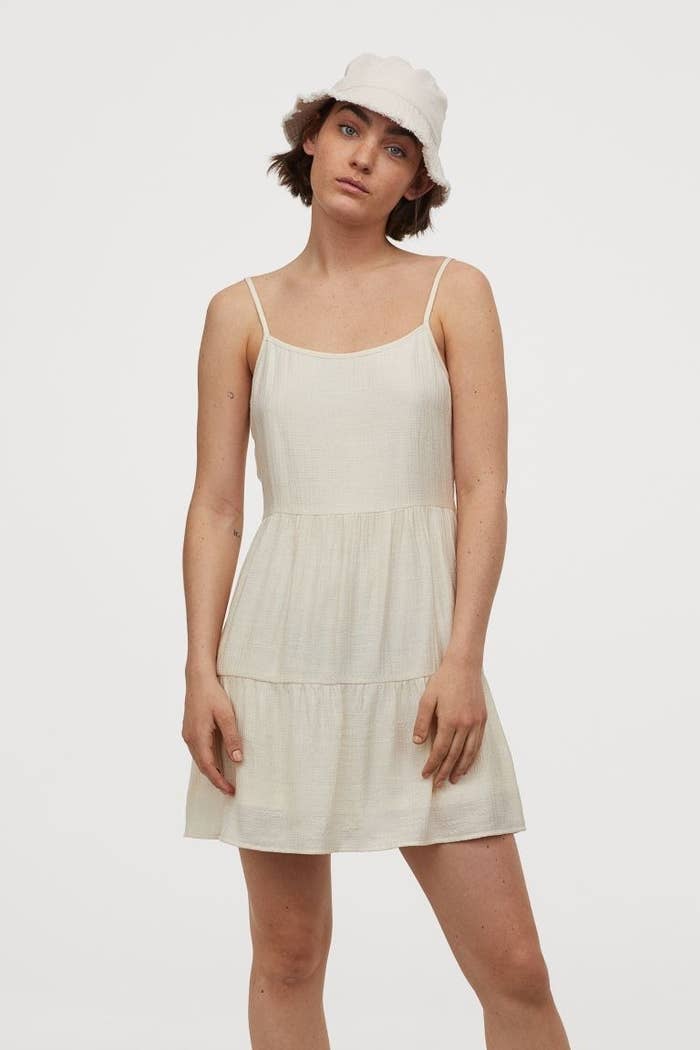 27 Of The Cutest Summer Dresses That You Can Get For 25 Or Under