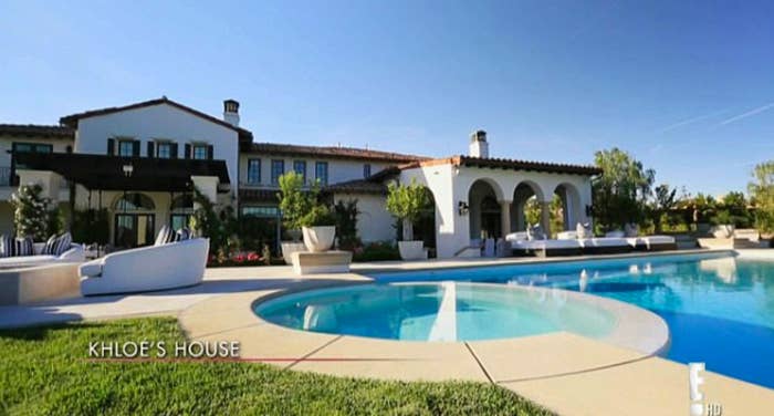 Khloe Kardashian Is Selling Her Mansion For 18 5 Million And The