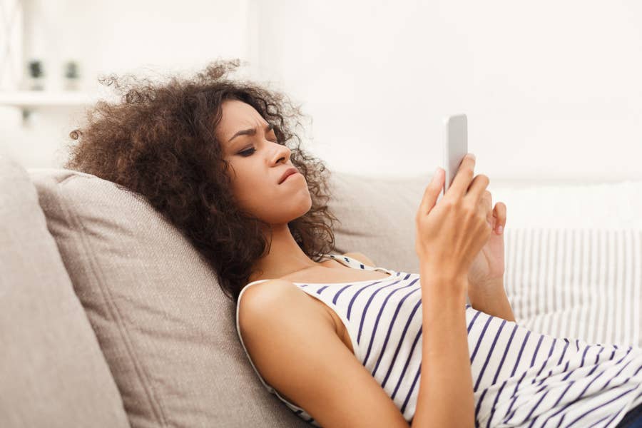 Why Young Women on Tinder Have 'No Hook-Ups' in Their Bios