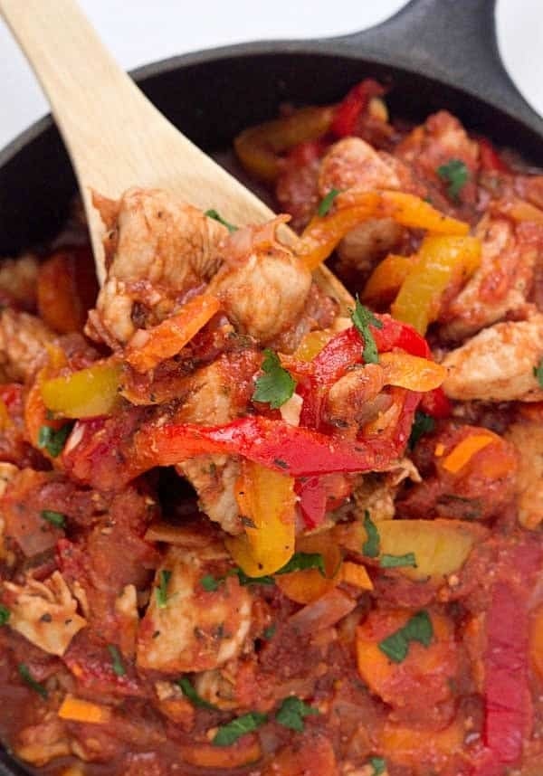 Chicken cacciatore in stewed tomatoes.
