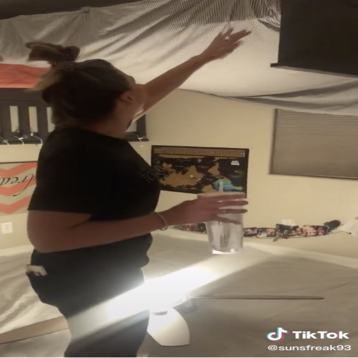 This Girl Turned Her Roommate S Bedroom Upside Down For A Prank