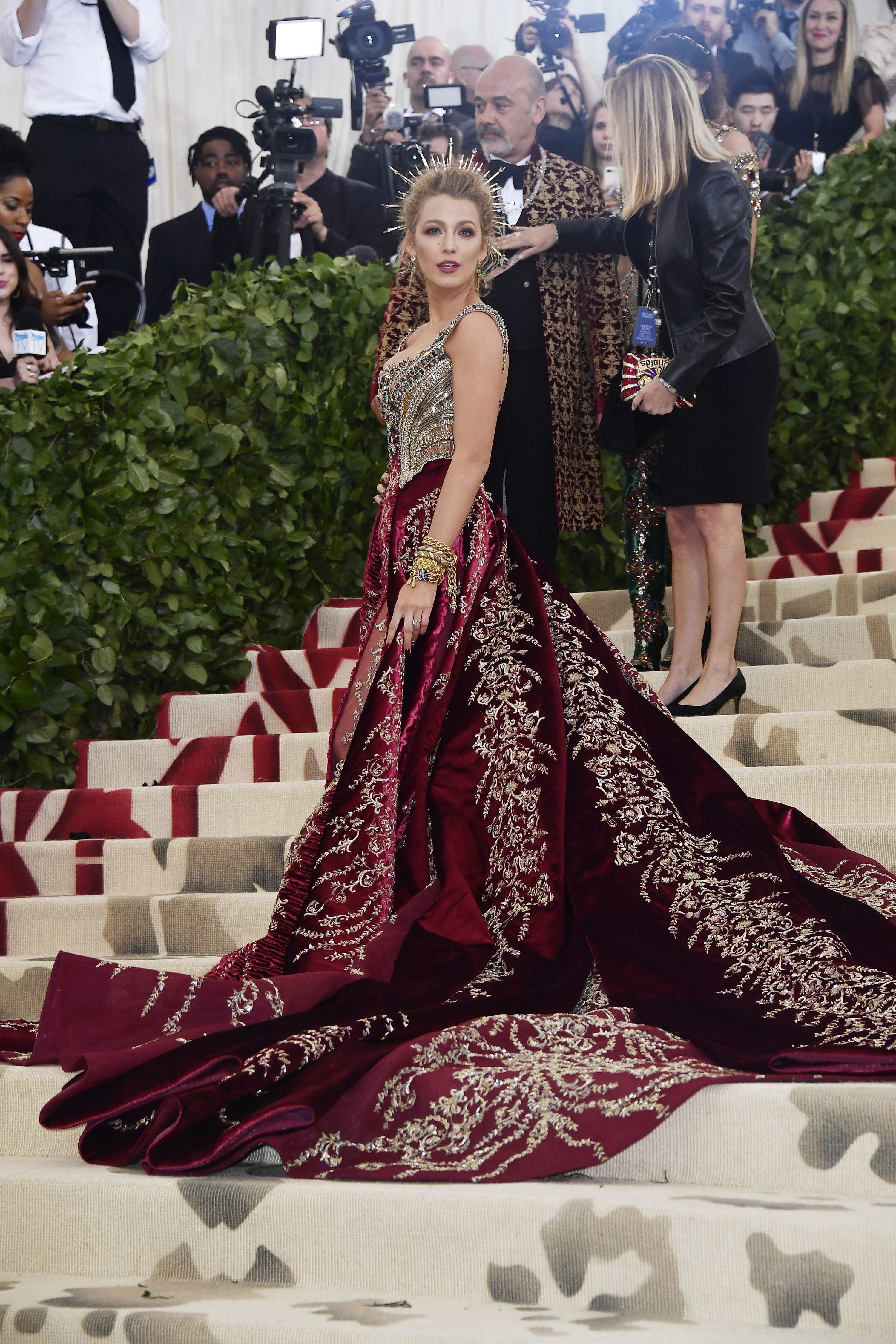 Blake Lively , Met Gala 2022 [2048 x 1678] : r/fashionporn