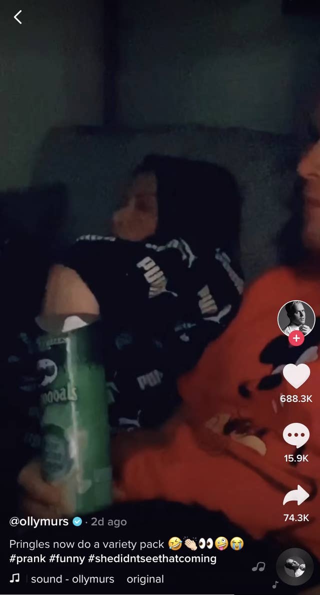 Olly Murs Stuck His Penis In A Pringles Can On Tiktok To Prank His Girlfriend Into Touching It And People Are Pissed