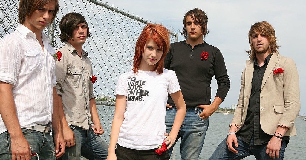 Hayley Williams Recalls A Taking Back Sunday Member S Friend Making An Inappropriate Comment About Her When She Was A Teenager She stays fit by eating in moderation and staying away from sweets when on tour. hayley williams recalls a taking back