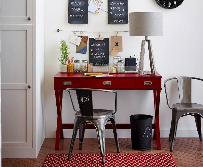 A buyer's digest for chic office table designs (24+buying ideas)