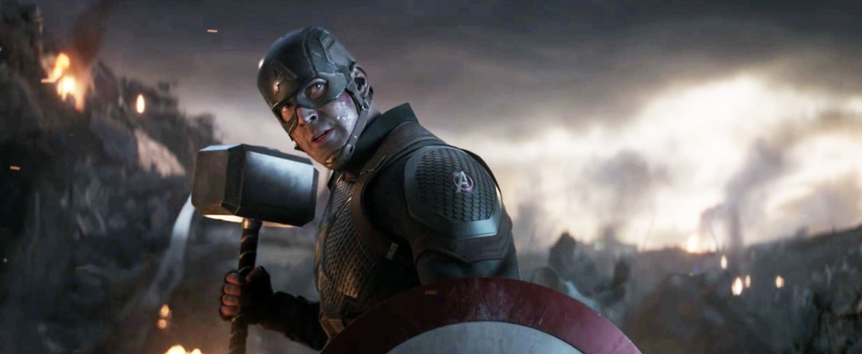 Captain American wielding Mjolnir in Endgame.