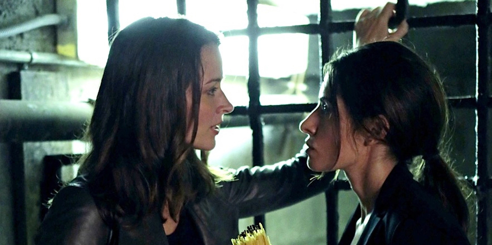 Root leans into Shaw&#x27;s personal space as usual