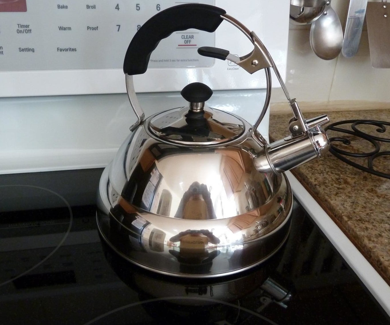 Stove Top Tea Kettle, Food Grade Stove Tea Pot with Heat Resistance Handle,  Anti-Rust and Loud Whistling, Stainless Steel Tea Kettle for Stove Top -  China Tea Kettle and Whistling Kettle price