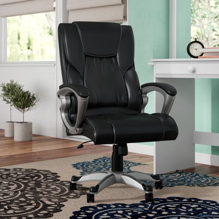 the black chair