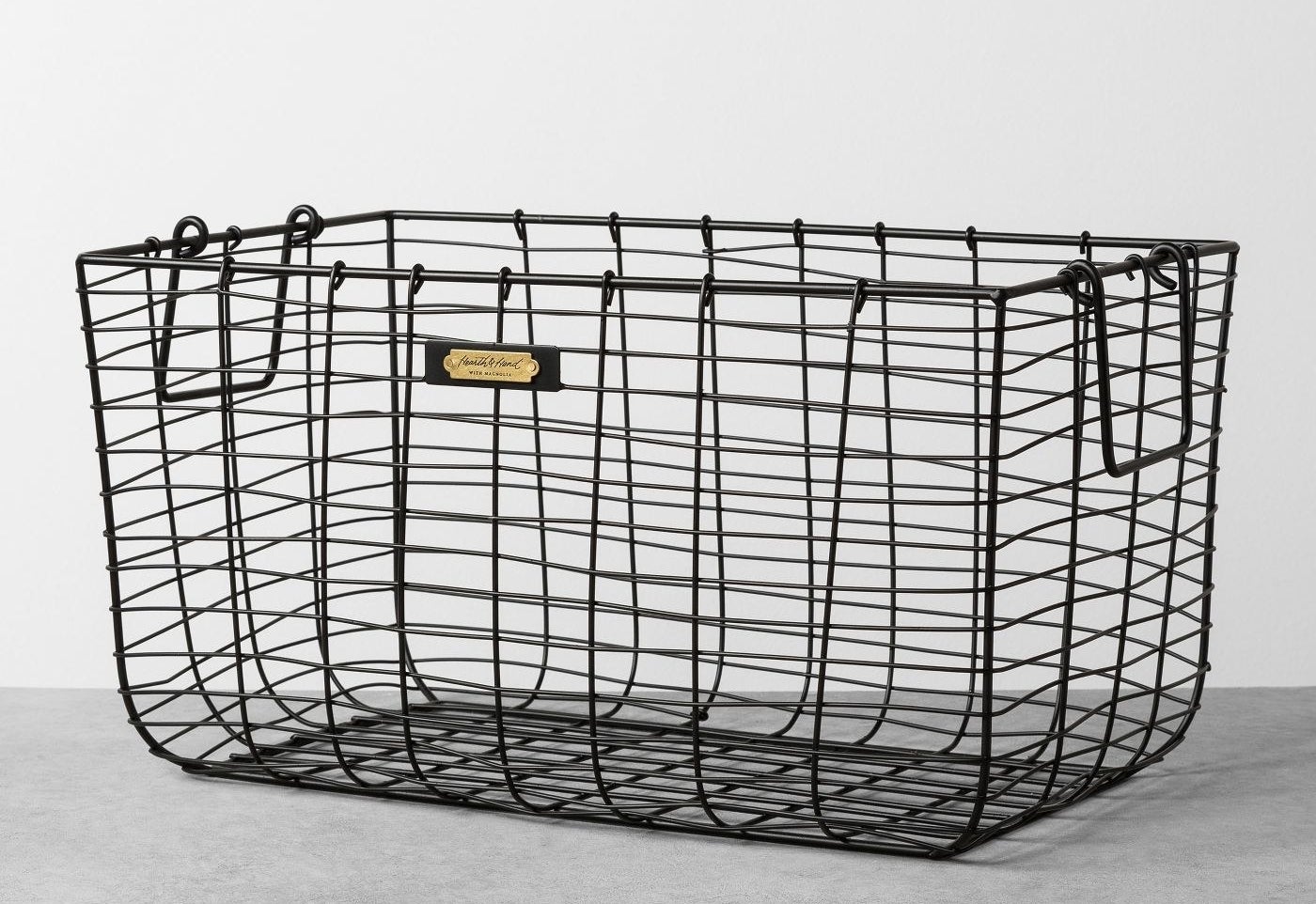 black wire basket 