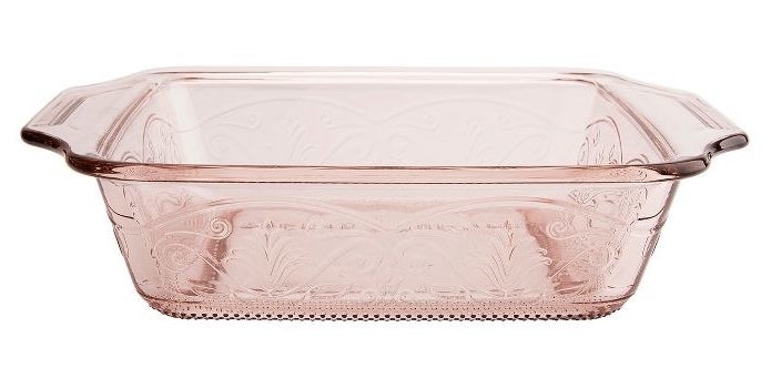 the baking dish in clear light pink