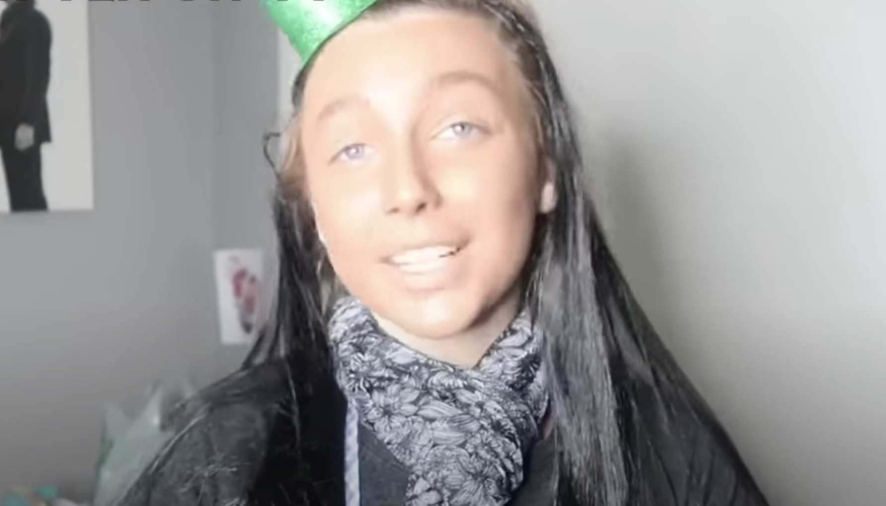 Emma Chamberlain (Hair Down) Celebrity Mask