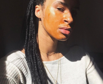 model shows it looks orange on face
