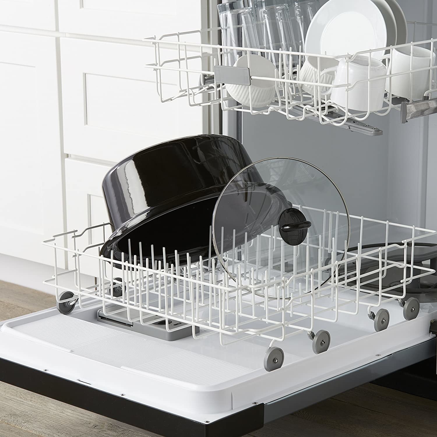 慢炖锅炻器插入和洗碗机的盖子