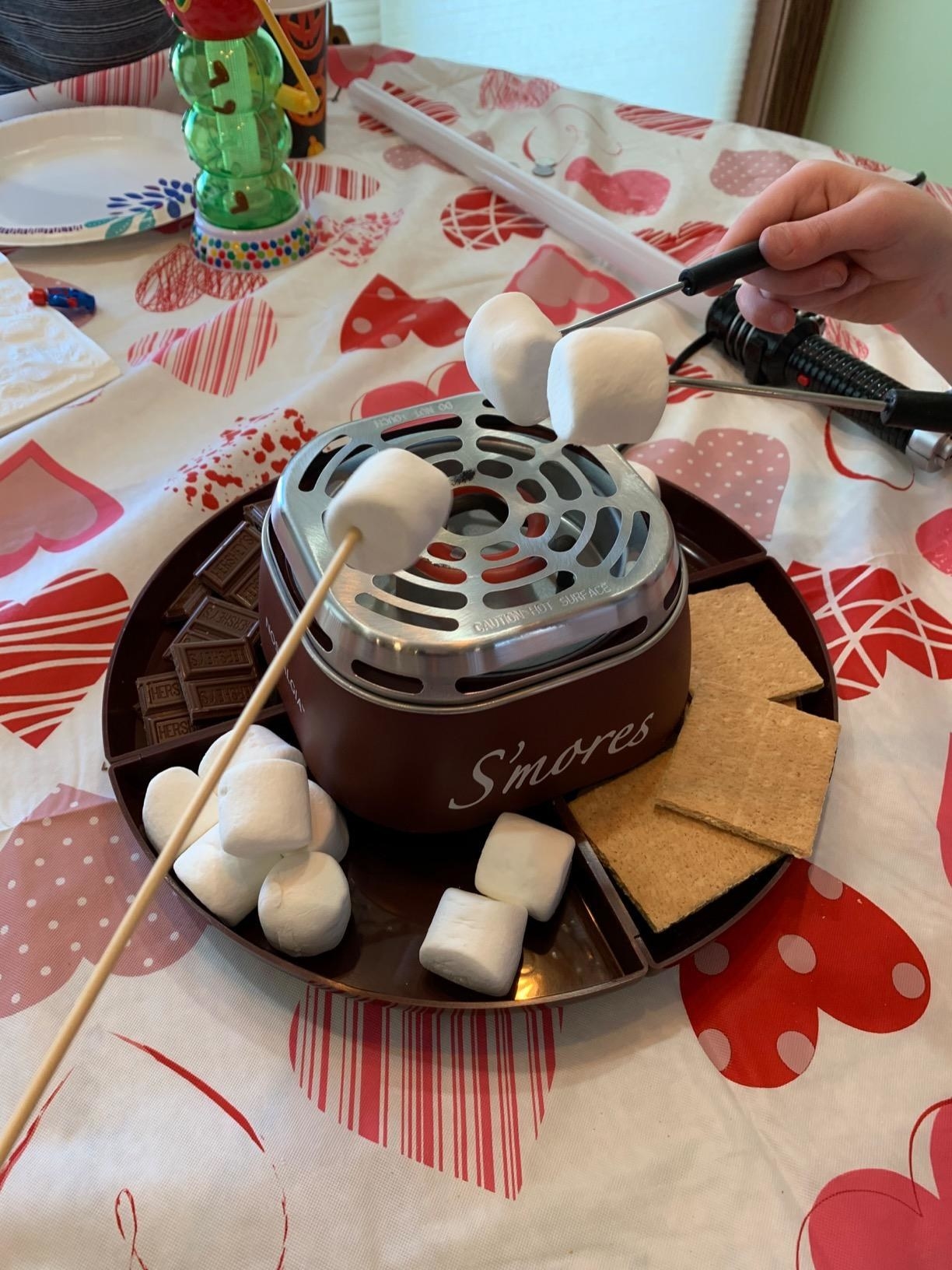 This Microwave S'mores Maker Is Perfect for Summer