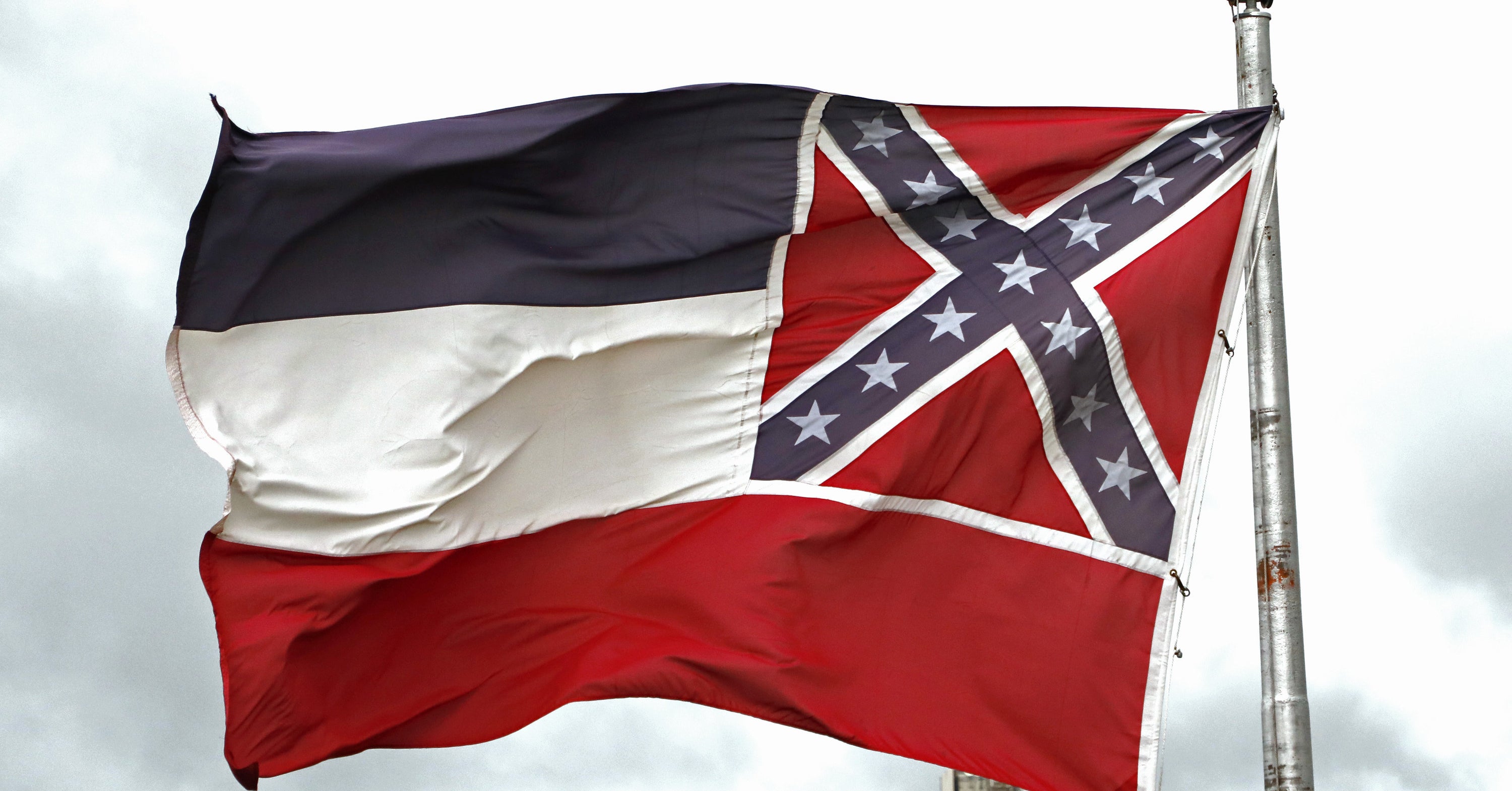 Mississippi Legislature Removes Confederate State Flag