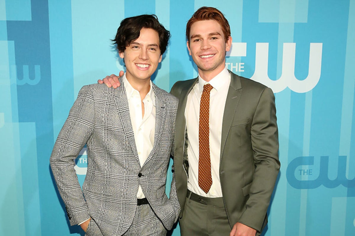 Dylan Sprouse Confirmed Cole S Been Quarantining With Kj Apa After His Rumored Breakup With Lili Reinhart