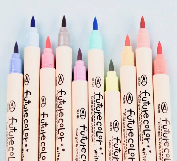 A set of pens in 10 rainbow colors