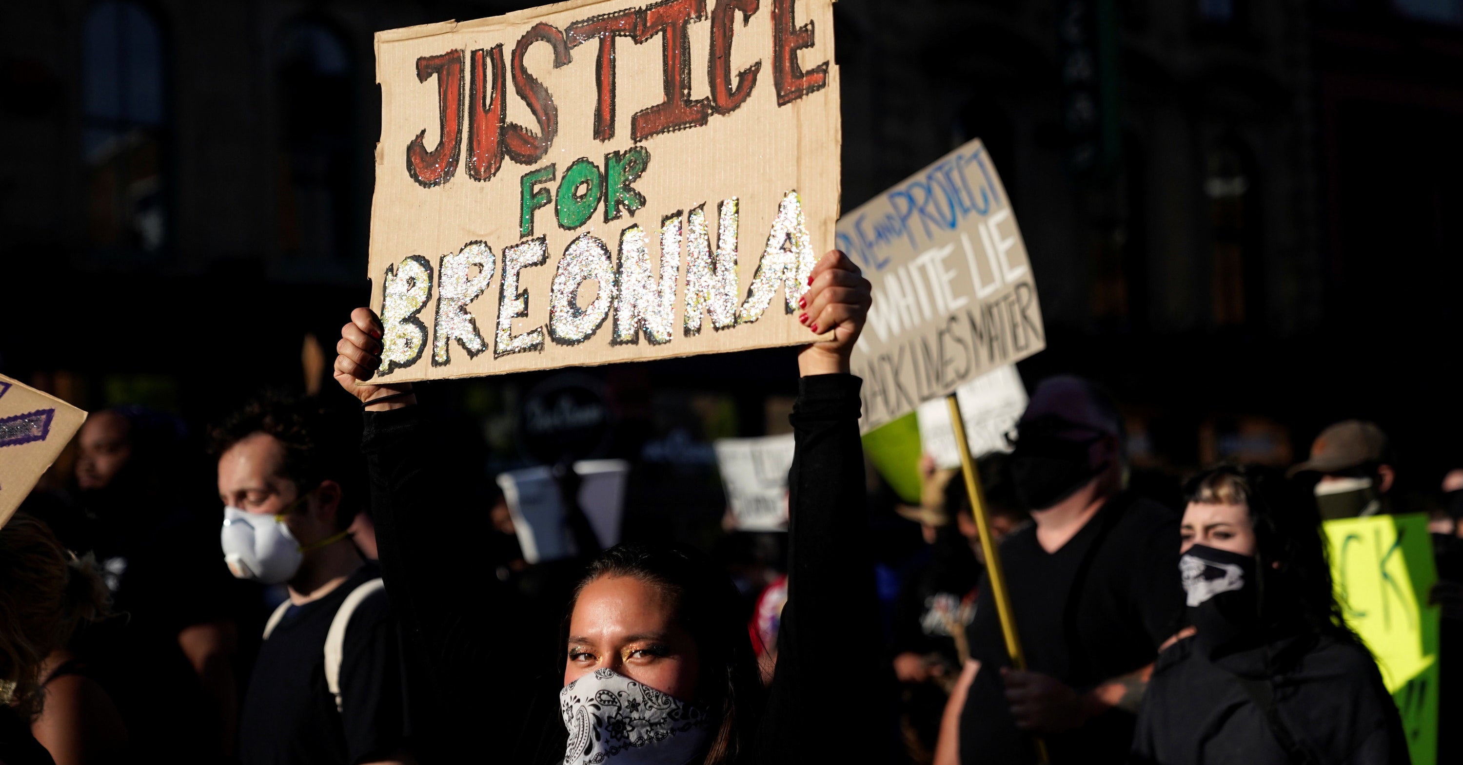 Breonna Taylor Protest: Thousands Marched Peacefully To Honor The ...