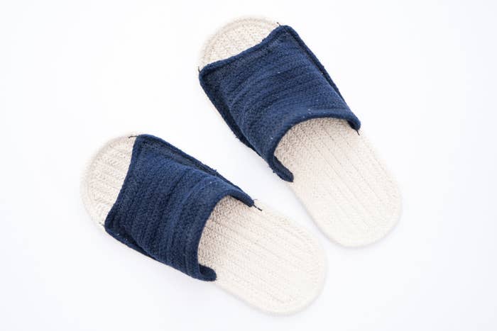 裸足で履くと気持ちいい 無印の 599円サンダル が優秀でした