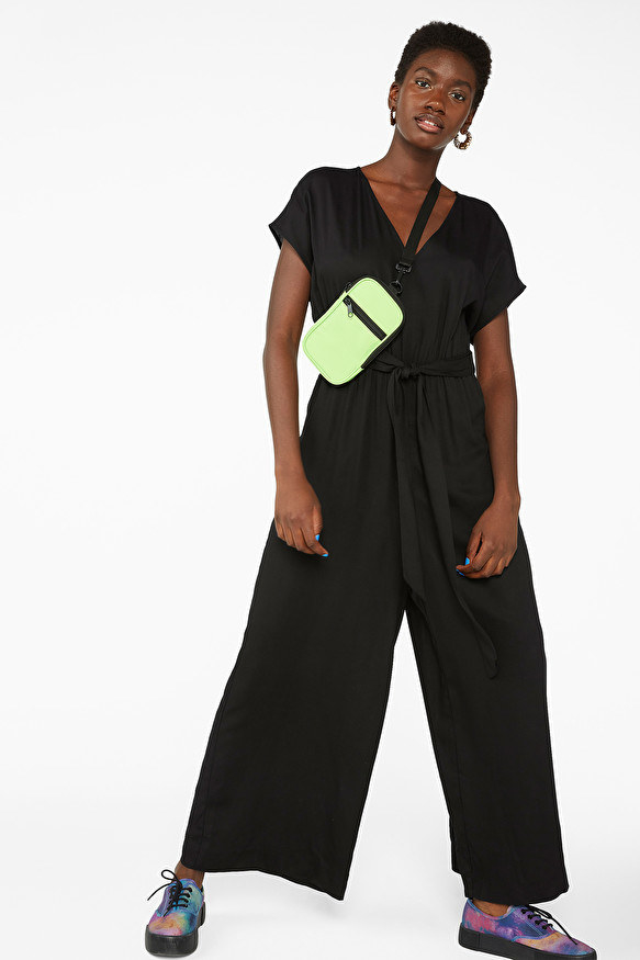 Monki flowy jumpsuit 2025