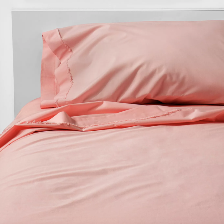 Lightweight Bedding That's Perfect For Hot Weather