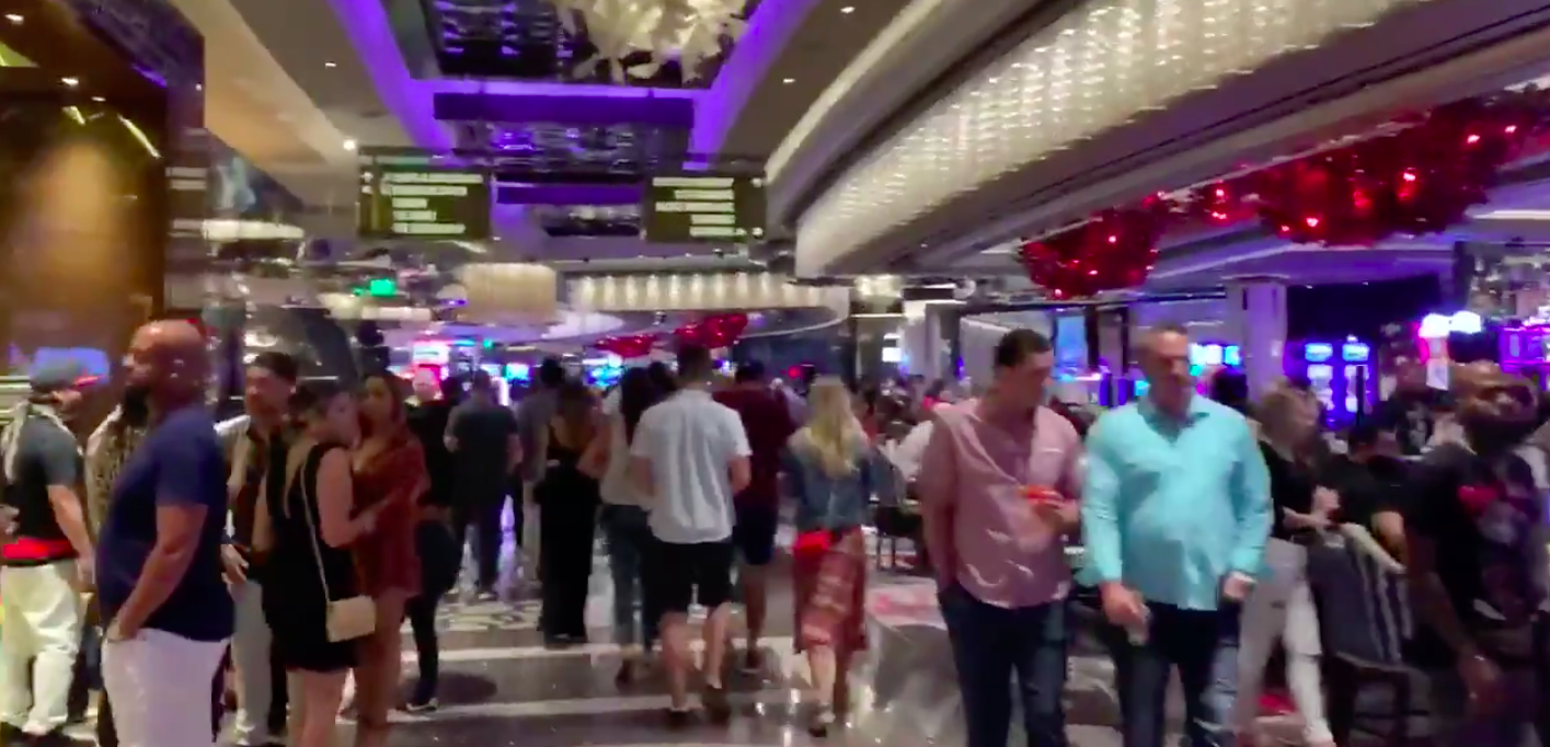 Crowds flock to Las Vegas casinos after reopening (VIDEOS)