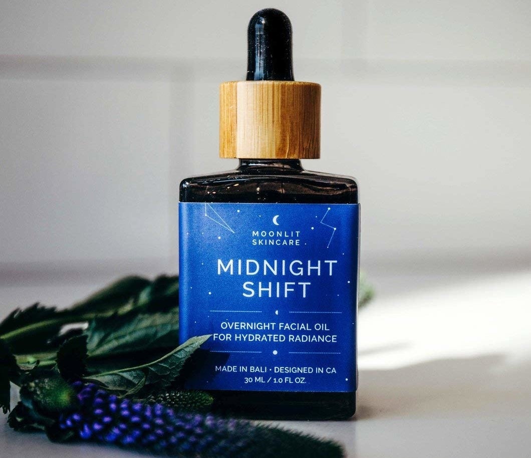 The nighttime hydrating facial oil