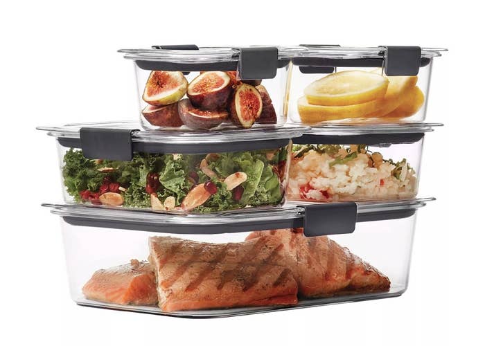 The set of containers filled with food