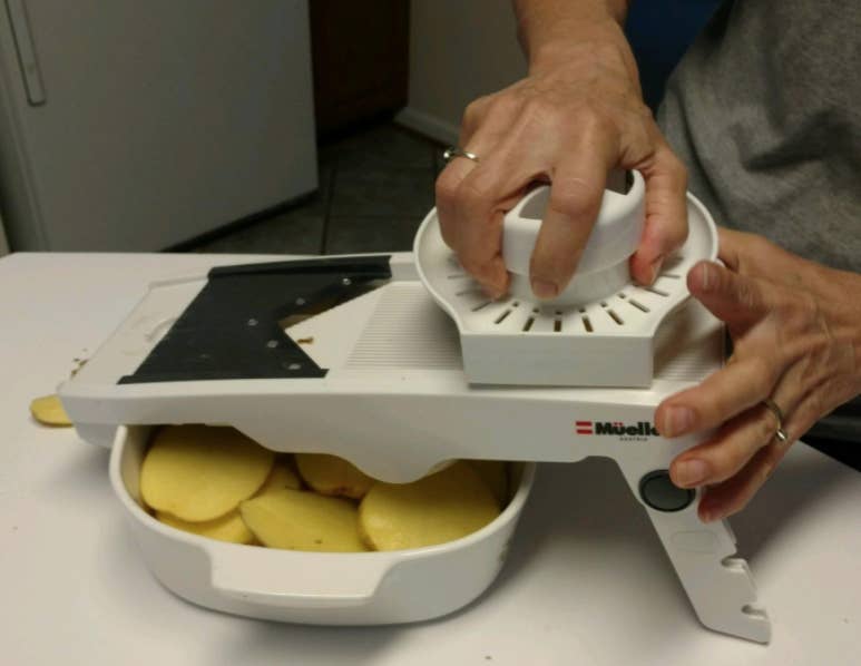 Mueller Austria V-Pro 5 Blade Mandoline Slicer for Vegetables/Cheese  Adjustable