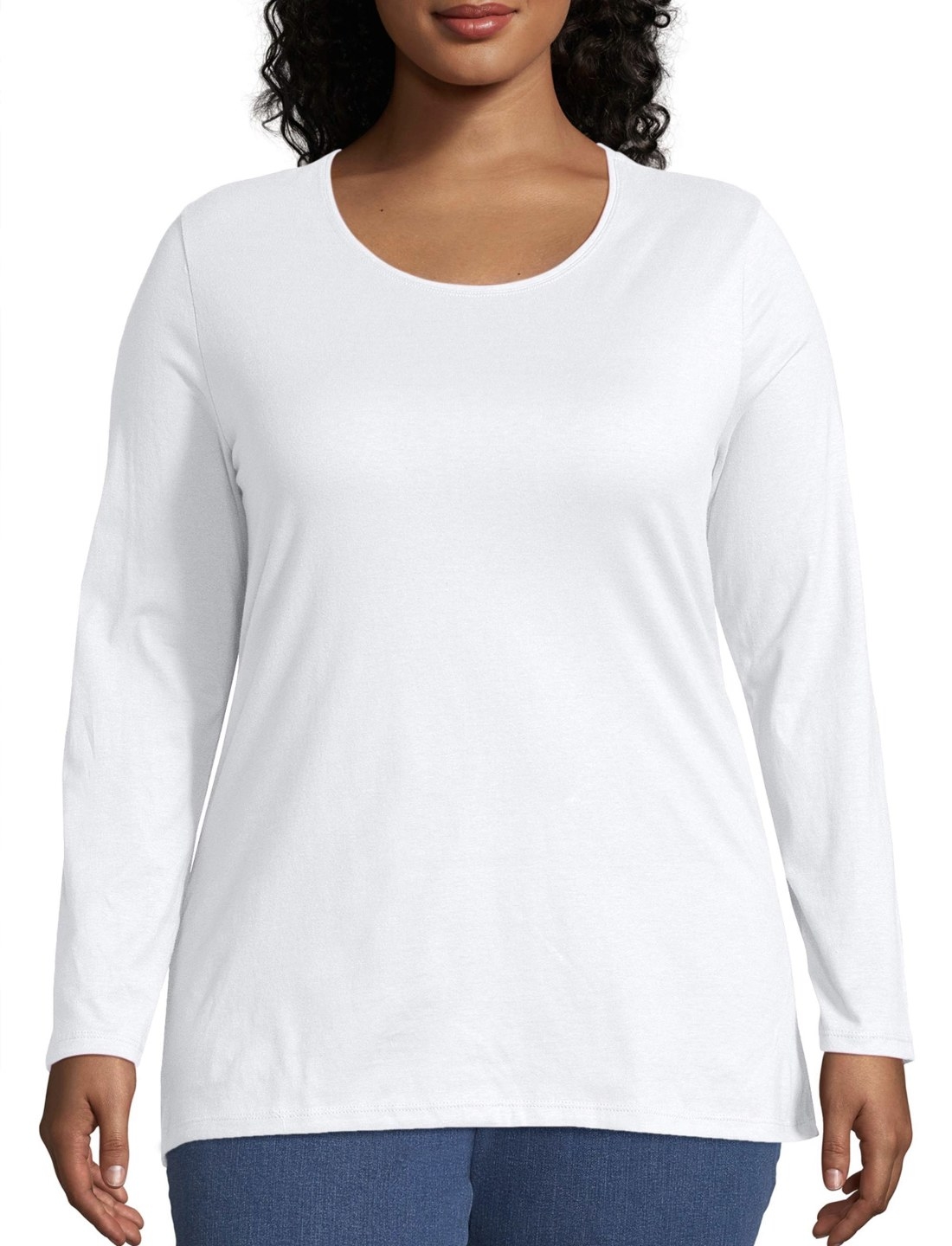 Model in the plain long-sleeve white shirt