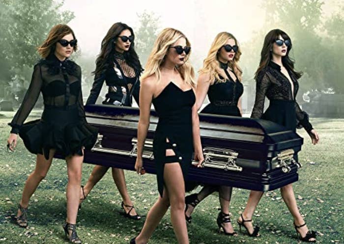 The girls from "Pretty Little Liars" dressed up in cute dresses.