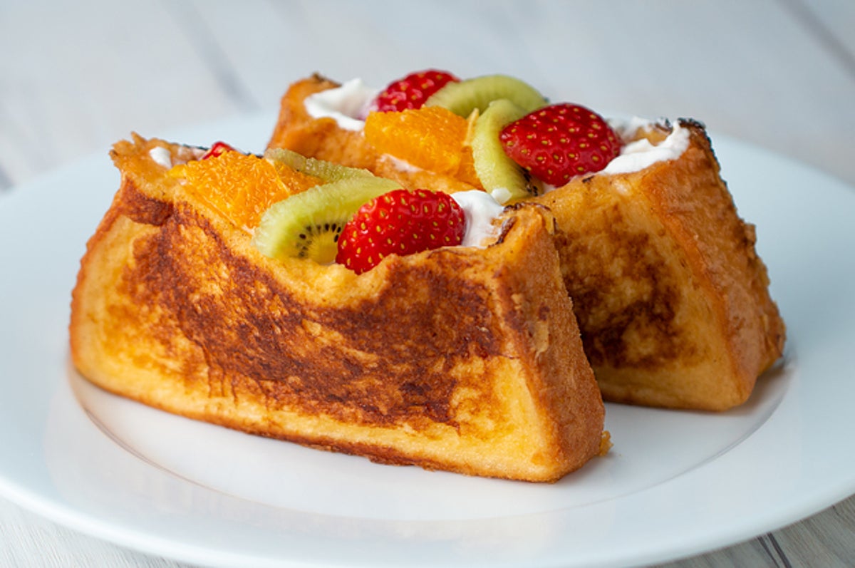 フレンチトーストフルーツサンド クリームたっぷり