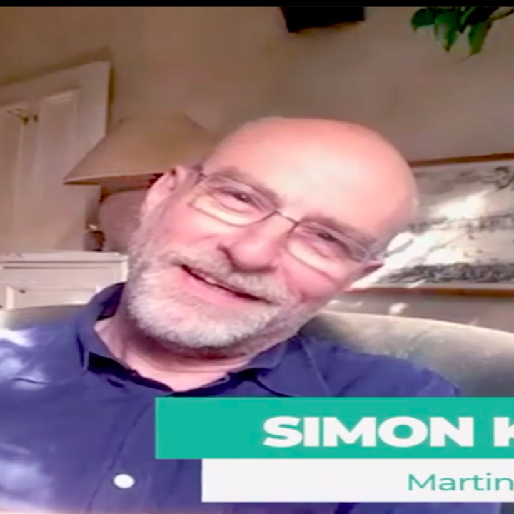 Simon Kunz falando