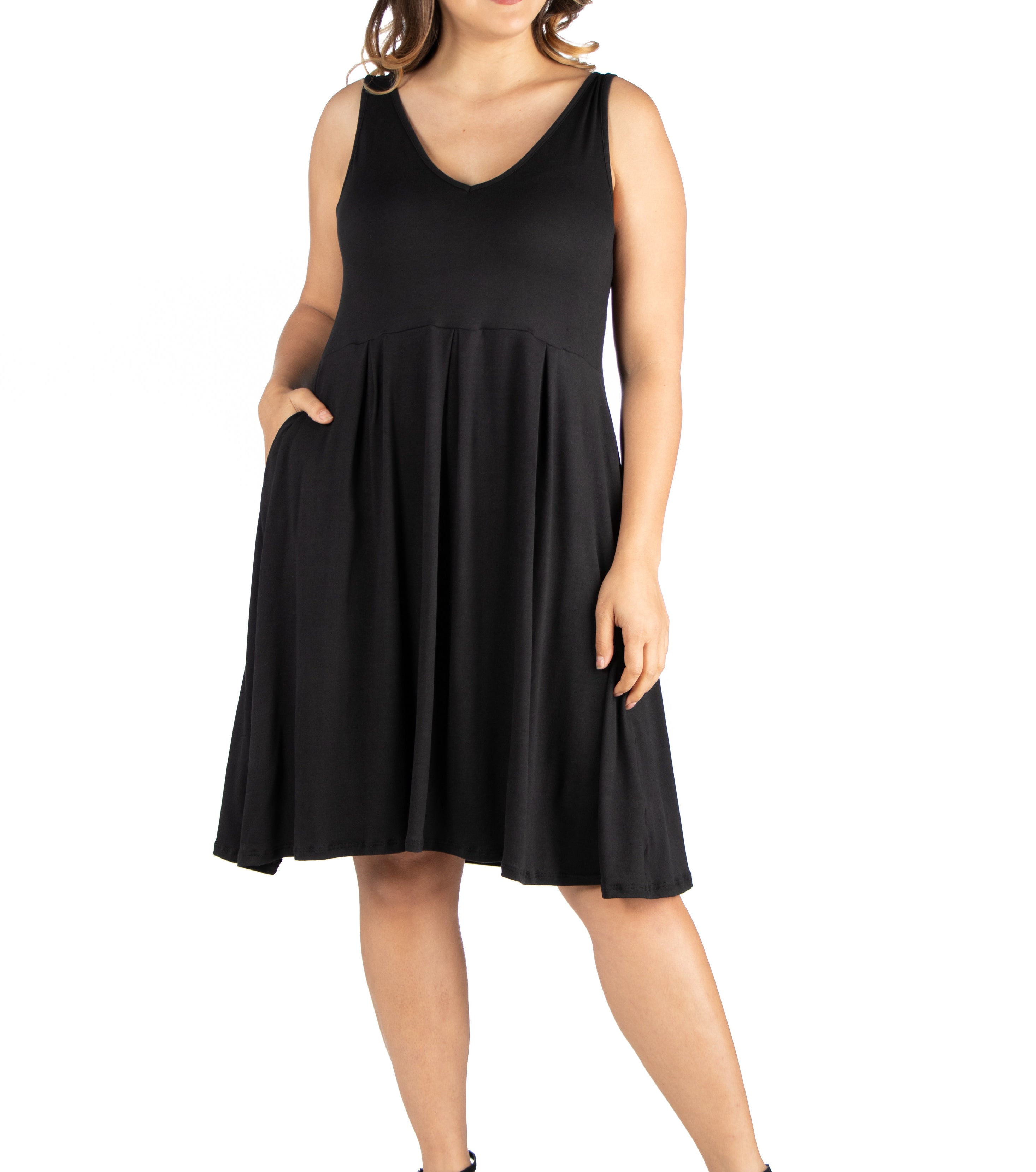 Model wearing the dress in black 